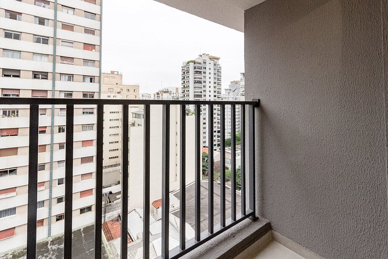 Apto Moderno com Varanda e Conforto