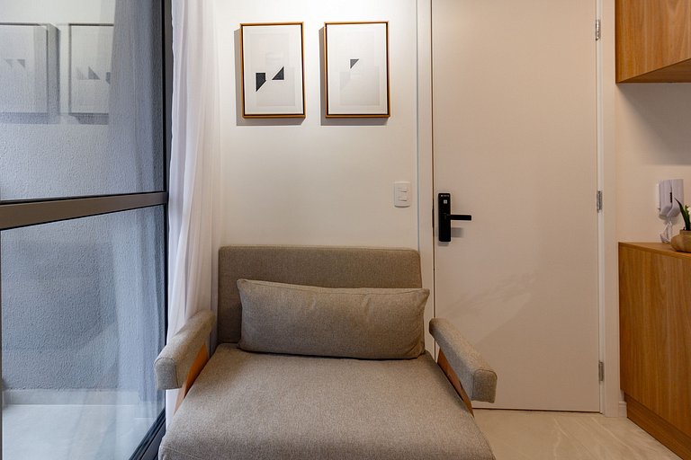 Apto Moderno com Varanda e Conforto