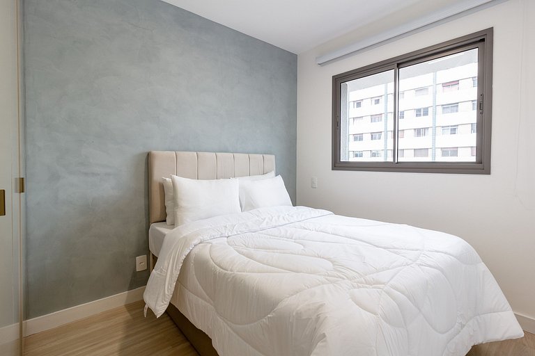 Apto Moderno com Varanda e Conforto