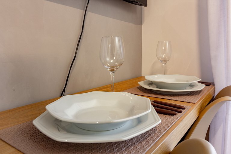 Apto Moderno com Varanda e Conforto
