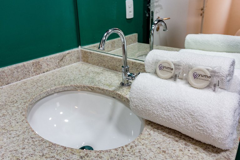 Apto Moderno com Varanda e Conforto