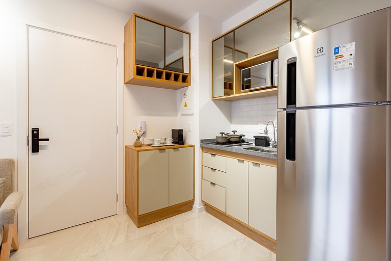 Apto Moderno com Varanda e Conforto