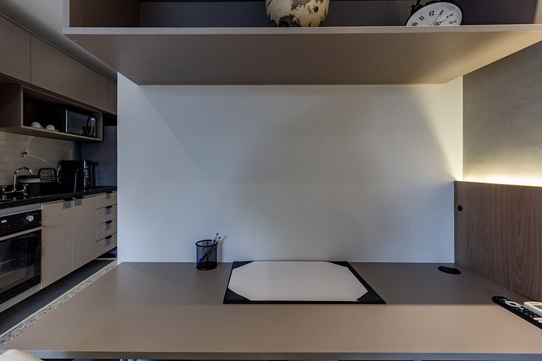 Apto elegante com Sacada e Estrutura Completa
