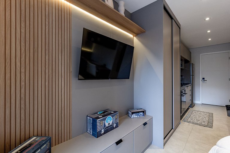Apto elegante com Sacada e Estrutura Completa