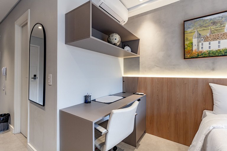 Apto elegante com Sacada e Estrutura Completa