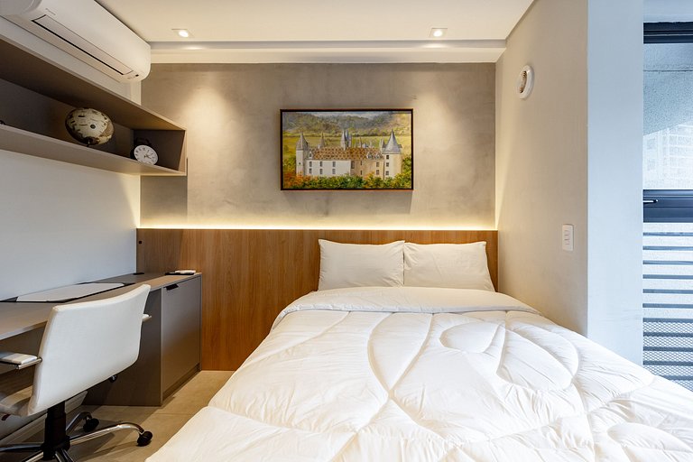 Apto elegante com Sacada e Estrutura Completa