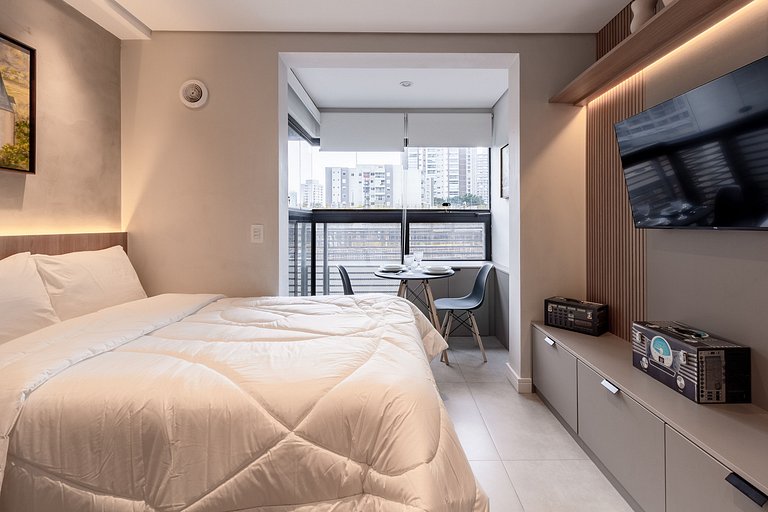 Apto elegante com Sacada e Estrutura Completa