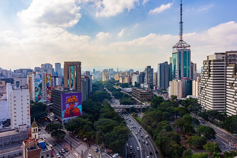 Apto moderno c/ varanda ao lado da Paulista