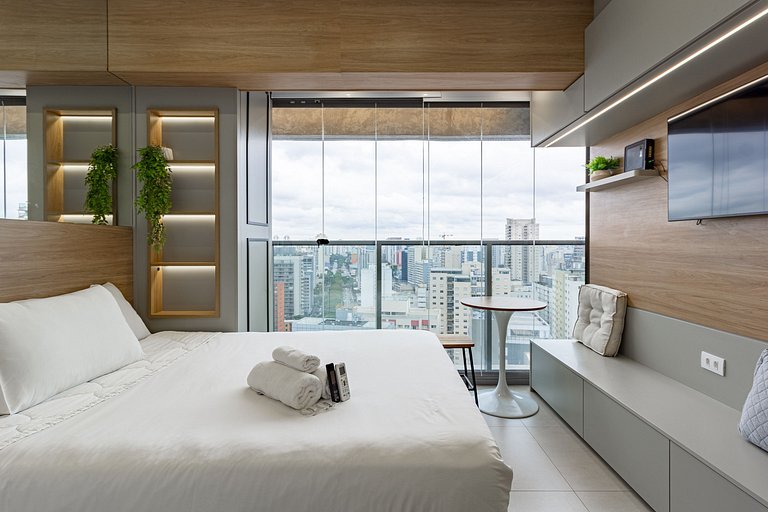 Apto elegante em andar alto próx da Paulista