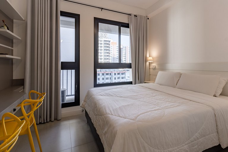 Apto completo c/ cama queen e TV a cabo