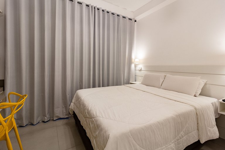Apto completo c/ cama queen e TV a cabo