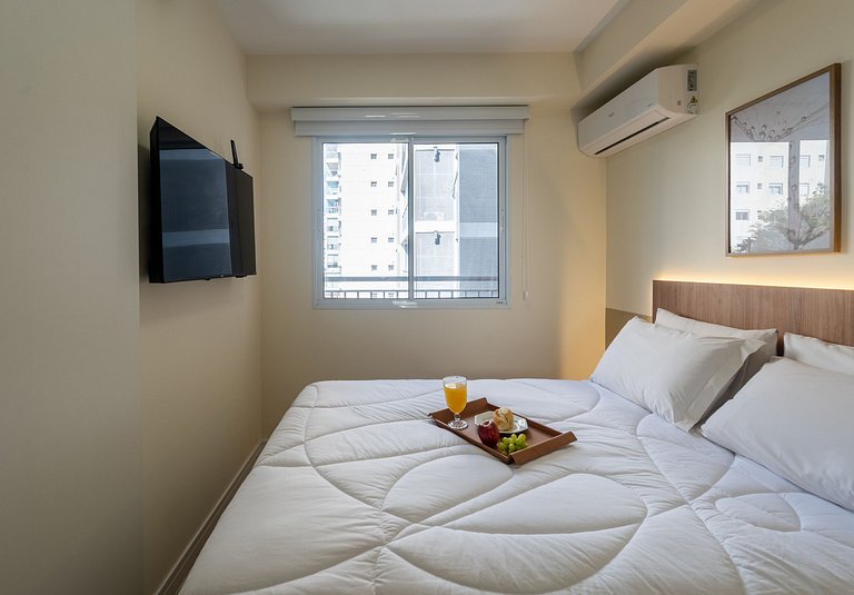 Apto charmoso de 1 dorm c/ varanda na Vila Olimpia