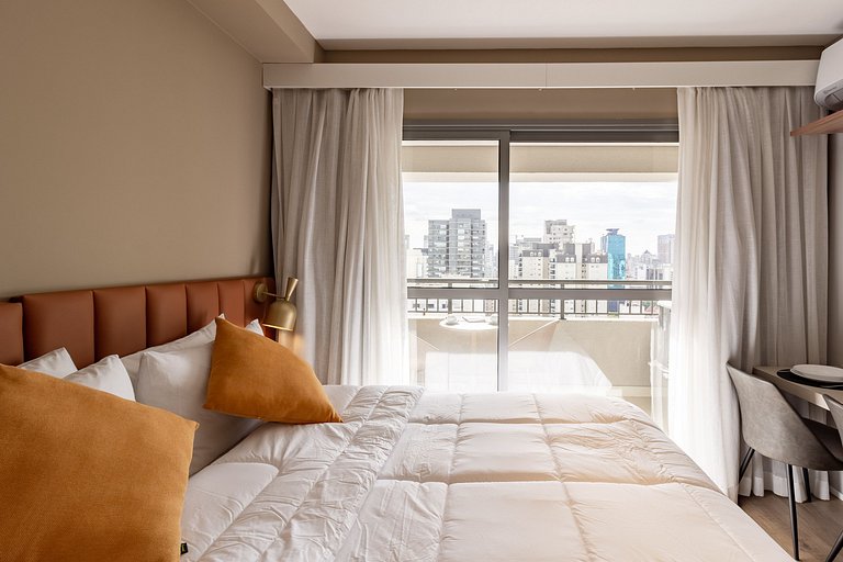Apartamento com varanda e vista para São Paulo