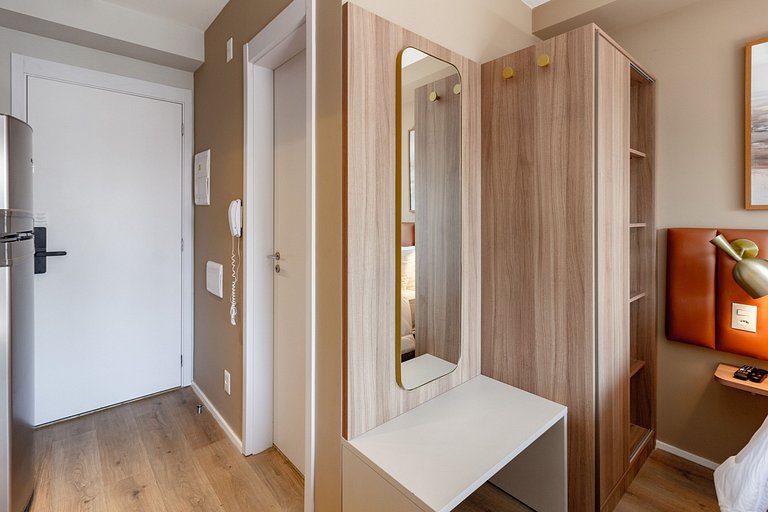 Studio charmoso com decoração moderna