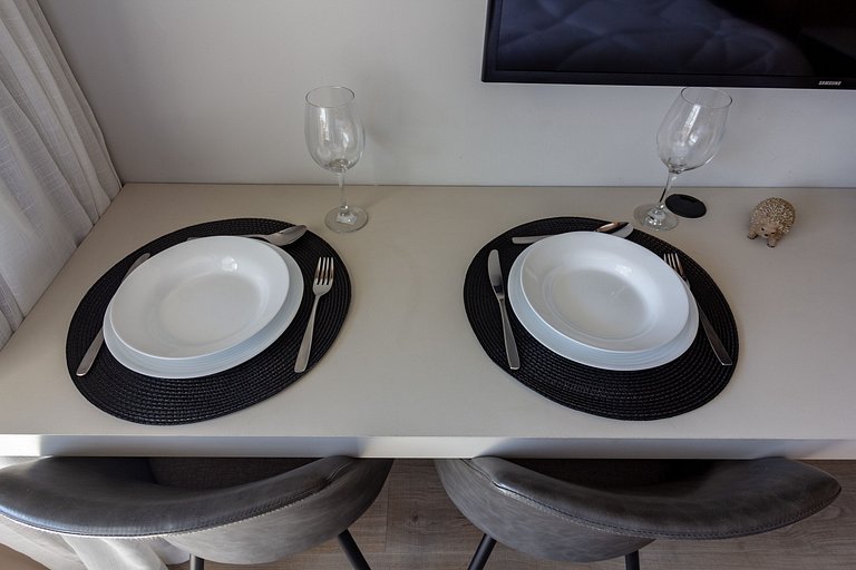 Studio charmoso com decoração moderna