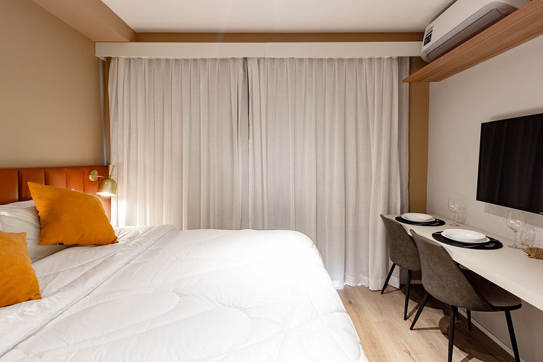 Studio charmoso com decoração moderna