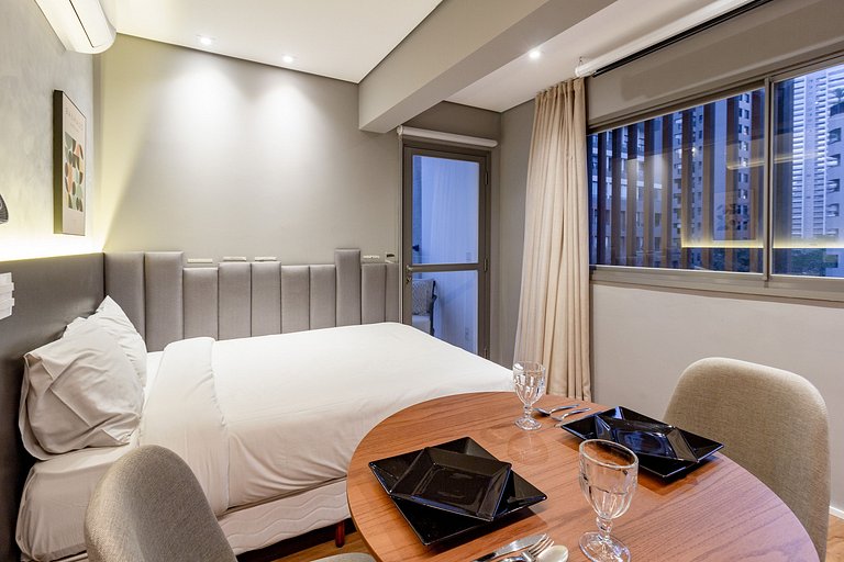 Studio Brooklin c/ Varanda, Academia e Market 24h
