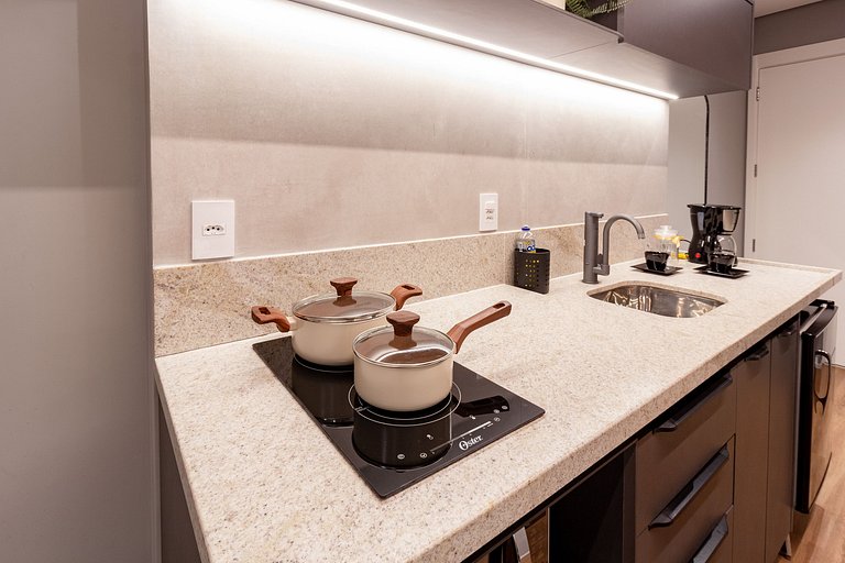 Studio Brooklin c/ Varanda, Academia e Market 24h