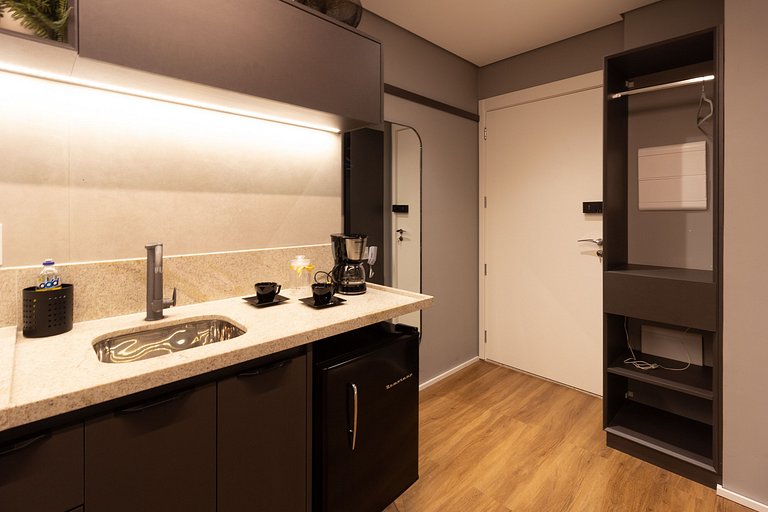 Studio Brooklin c/ Varanda, Academia e Market 24h
