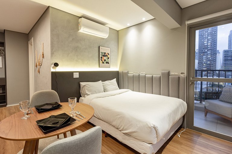 Studio Brooklin c/ Varanda, Academia e Market 24h