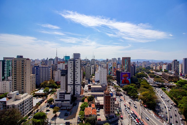 Apto moderno c/ varanda ao lado da Paulista
