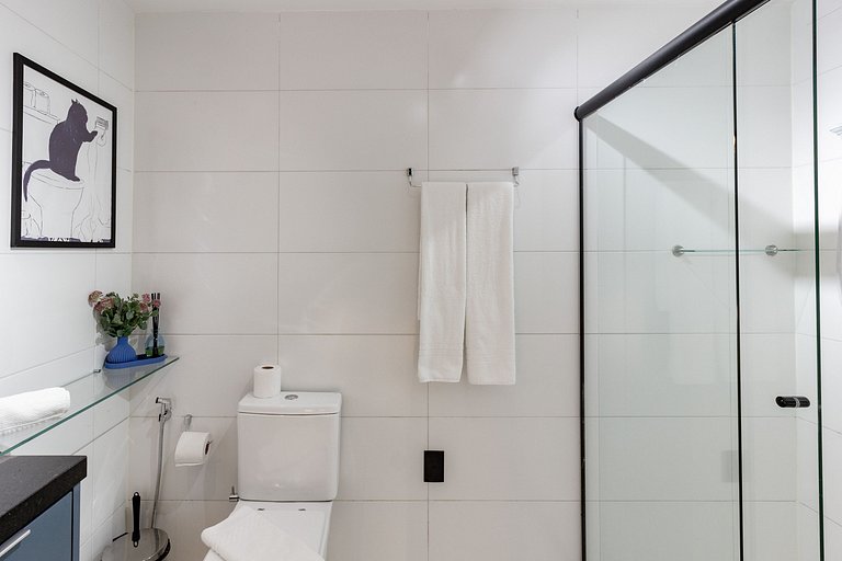 Conforto e elegância: Apt completo c/ cama queen