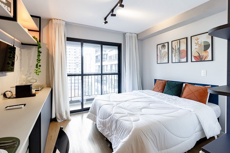 Studio em Pinheiros c/ Cama Queen e Piscina Rooftop
