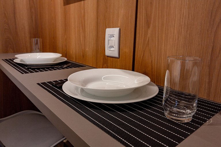 Conforto e luxo: Apto completo c/ varanda e WI-FI