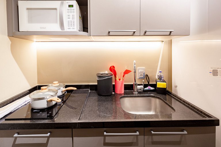 Conforto e luxo: Apto completo c/ varanda e WI-FI