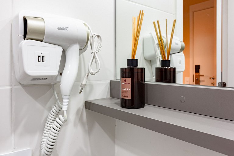 Conforto e luxo: Apto completo c/ varanda e WI-FI