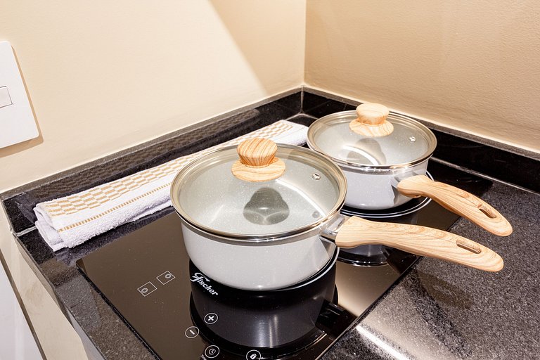 Conforto e luxo: Apto completo c/ varanda e WI-FI
