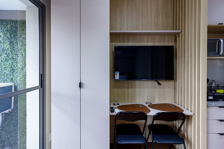 Conforto e elegância: Apto completo c/ varanda