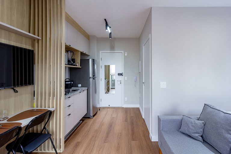 Conforto e elegância: Apto completo c/ varanda