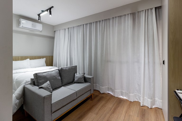 Conforto e elegância: Apto completo c/ varanda
